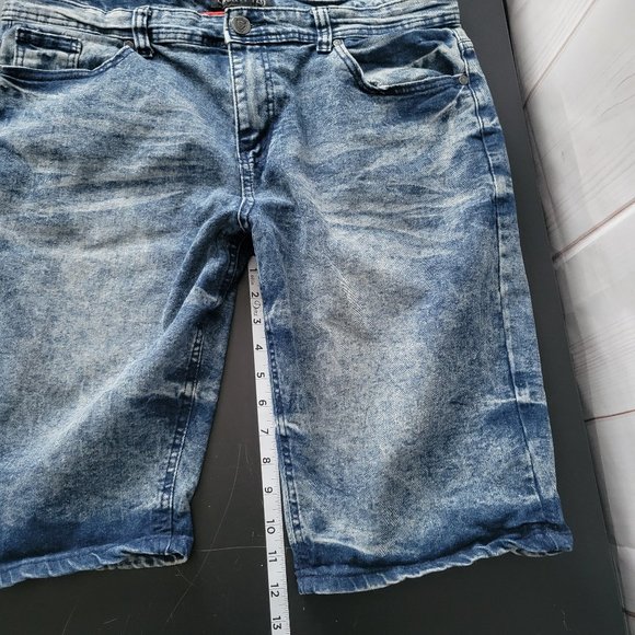 Encrypted NYC Men’s Sz 36 Distressed Denim Jean Shorts, Detailed Buttons, EUC - Picture 10 of 11